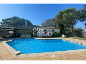 Maison traditionnelle à Feurs  Fort potentiel et beaux volumes