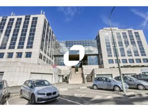 A LOUER  AU PIED DU RER B