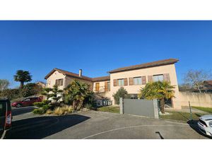 Vente maison 10 pièces 450 m² Saint-Hilaire-de-Brens (38460)