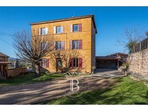 SARCEY - Maison en Pierres Dorées d'environ 236 m² - terrasse et jardin d'environ 1846 m² 