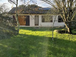 CHARMANTE MAISON À FAUX SUR UNE ANCIENNE TRUFFIÈRE DE 12 650 M²