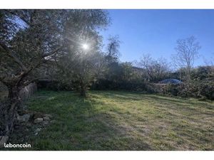 Particulier vend terrain constructible 510 m² – Centre St-Saturnin