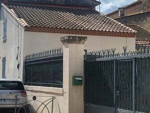 Maison de 47m2 avec cour et garage proche centre ville