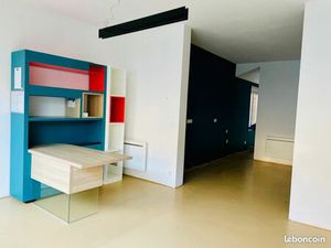 Local professionnel/commercial rénové – Axe passant – Hazebrouck