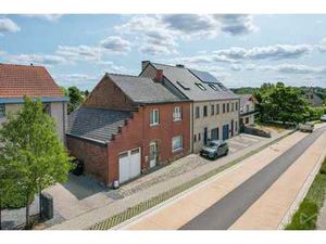 Maison semi-mitoyenne avec garage au cœur de Haasrode