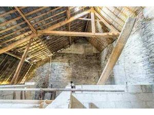 Authentique grange en pierre de pays à réinventer