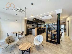 Magnifique immeuble mixte (restaurant + duplex)