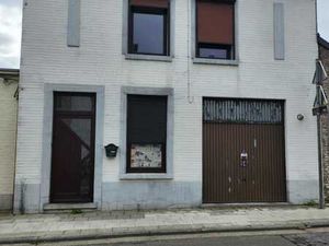 ? Maison 2 façades avec garage et cour – Faire offre à part