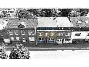 IMMEUBLE DE RAPPORT COMPRENANT DEUX LOGEMENTS RECONNUS