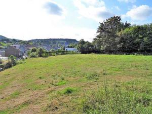 Belle parcelle de terrain de +/- 6.218m² en zone d'habitat