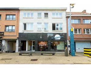 COMMERCE AVEC APPARTEMENTS