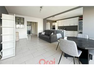 Location appartement  m² T-3 à Lyon 8  1 090 €