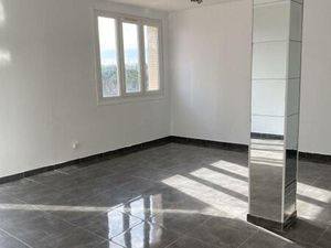 Location appartement 4 pièces 91 m² à Villeurbanne (69100)