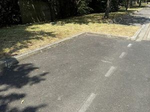 Place de parking extérieur sécurisée