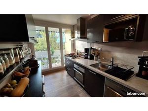 T3 rénové avec 2 parkings et balcons – Ste-Foy-lès-Lyon