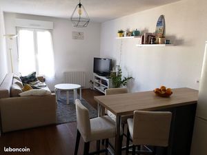 Superbe T2 avec parking privé au centre de Tarbes proche jardin Massey