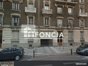 Parking 16 m² Grenoble