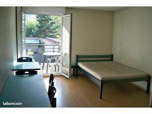 Studio avec balcon proche tramway