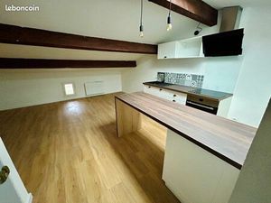 Studio bis refait à neuf – 35 m² au sol – avec cave et stationnement