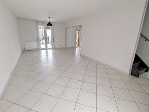 LONGUEAU MAISON ENTIEREMENT RÉNOVÉE AVEC SOUS SOL COMPLET ET