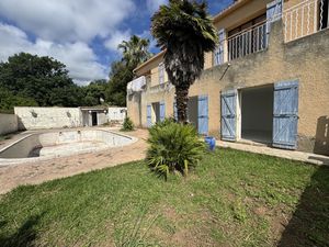 RDC de villa 3 pièces 2 chambres avec jardin et piscine FURIANI