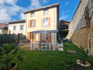 Maison de village de 111 m2 avec grande cour extérieure couv