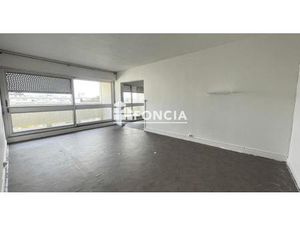 Foncia vous présente pour un investissement idéal : appartement T5 de 107 m2