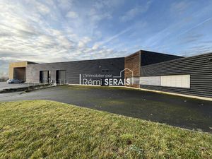 Local Industriel 3000 m2 env. Berd'Huis