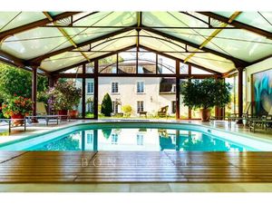 Un ancien presbytère sublimé  ses dépendances de caractère et ses espaces bien-être d'exce