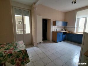 Pontarlier rue colin appartement 2gdes chambres + bureau