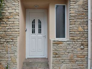 Bel appartement 1er étage d'une maison/jardin/forage/garage