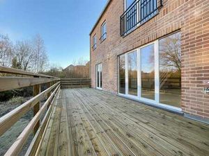 Magnifique villa offrant de beaux espaces et 4 ch