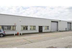 Entrepôt avec bureau aménagé à louer dans le parc industrie