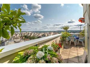 Vendu - Appartement 6 Pièces 118 m2 Saint-Germain-en-Laye Centre Ville