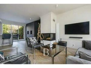 Vendu - Maison 6 Pièces 120 m2 Courbevoie Hôtel de ville