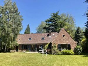 Vendu - Maison 11 Pièces 260 m2 Croix