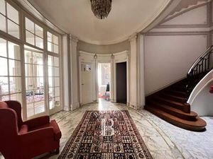 Vendu - Maison 14 Pièces 450 m2 La Madeleine