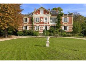 Vendu - Maison 12 Pièces 315 m2 Le Vésinet