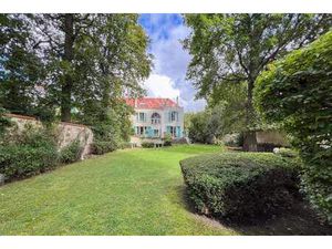 Vendu - Maison 11 Pièces 240 m2 Saint-Germain-en-Laye