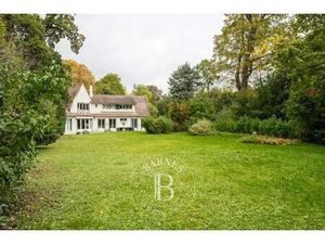 Vendu - Maison 8 Pièces 243 m2 Saint-Germain-en-Laye Alsace