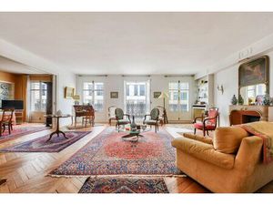 Paris 17th District – A Spacious 6-bed Apartment