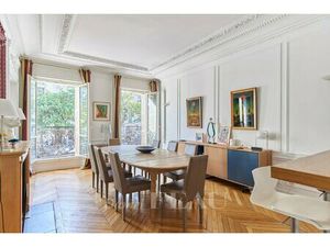 Paris 17th District – A Superb 3-bed Apartment