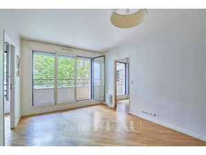 Paris 17th District – An Ideal Pied A Terre