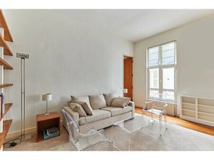 Paris 7th District – An Ideal Pied A Terre