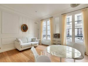Paris 7th District – An Ideal Pied A Terre