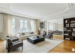 Paris 16th District – An Elegant 3/4 Bed Apartment With Balconies