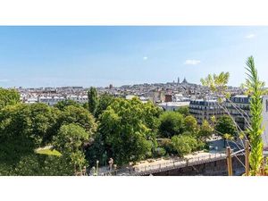 Paris 17th District – A Meticulously Renovated Pied A Terre