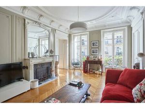 Paris 17th District – An Elegant 4-bed Apartment
