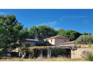 Typical Gardois Wine Farmhouse 49 Ha In Costières De Nimes With Irrigation