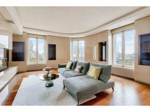 Paris 7th District – A Sublime 3-bed Apartment
